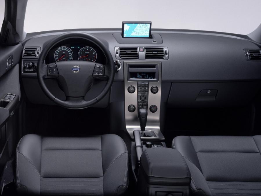  Volvo V50 2004 года  (фото 10 из 24)